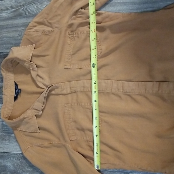 Liverpool Jeans Company Hidden Placket Button Up in Honey Size Small - Picture 8 of 9